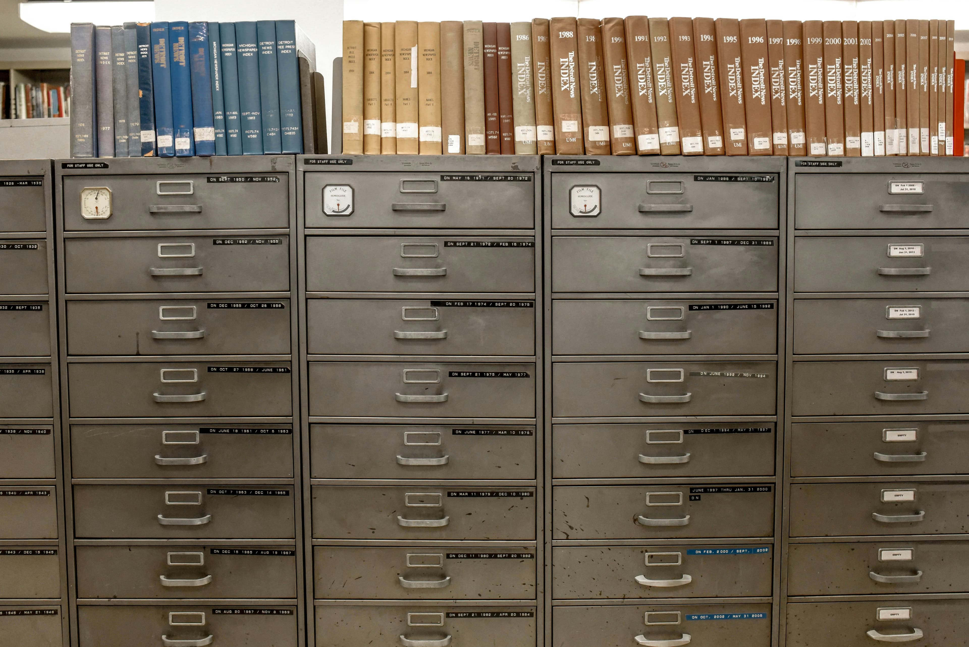 Intelligent knowledge database in action